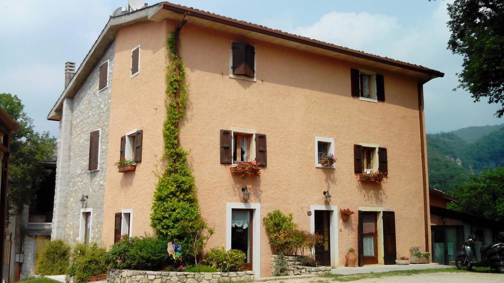 Agriturismo La Part San Zeno di Montagna Kültér fotó